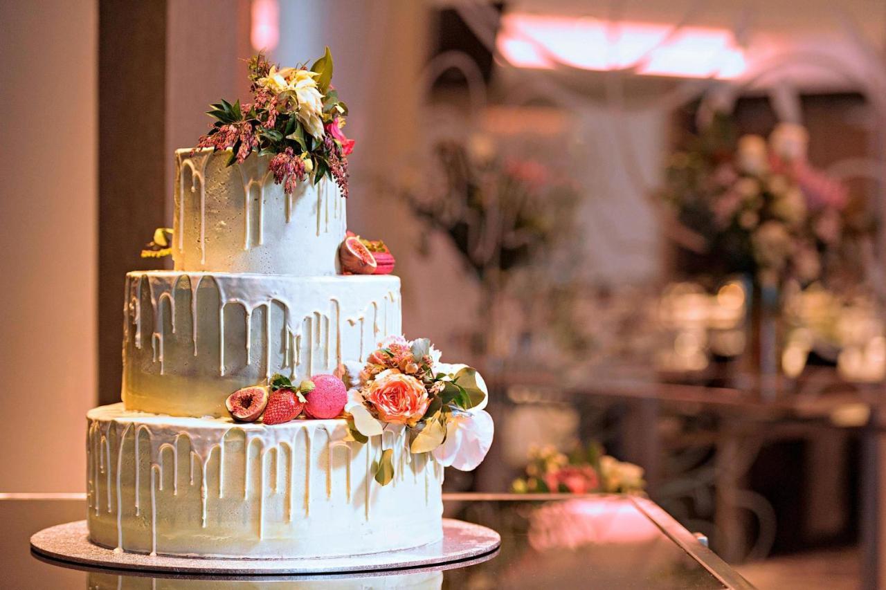 Sheraton Melbourne Hotel מראה חיצוני תמונה A wedding cake