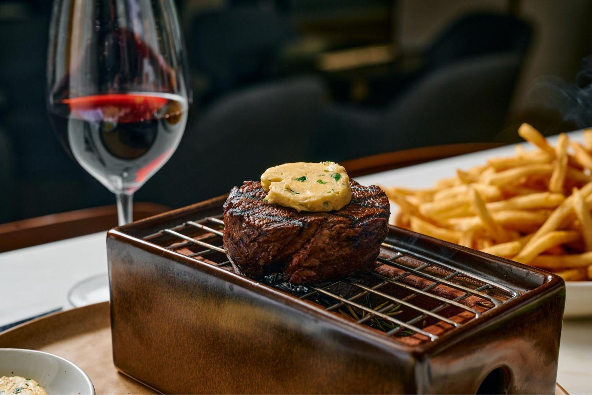 Sheraton Melbourne Hotel מראה חיצוני תמונה A steak at the restaurant