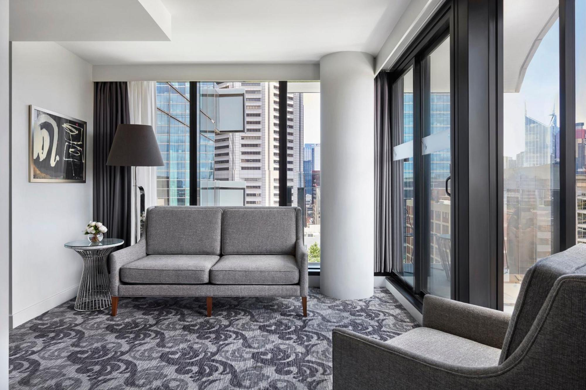 Sheraton Melbourne Hotel מראה חיצוני תמונה A living room in a typical apartment