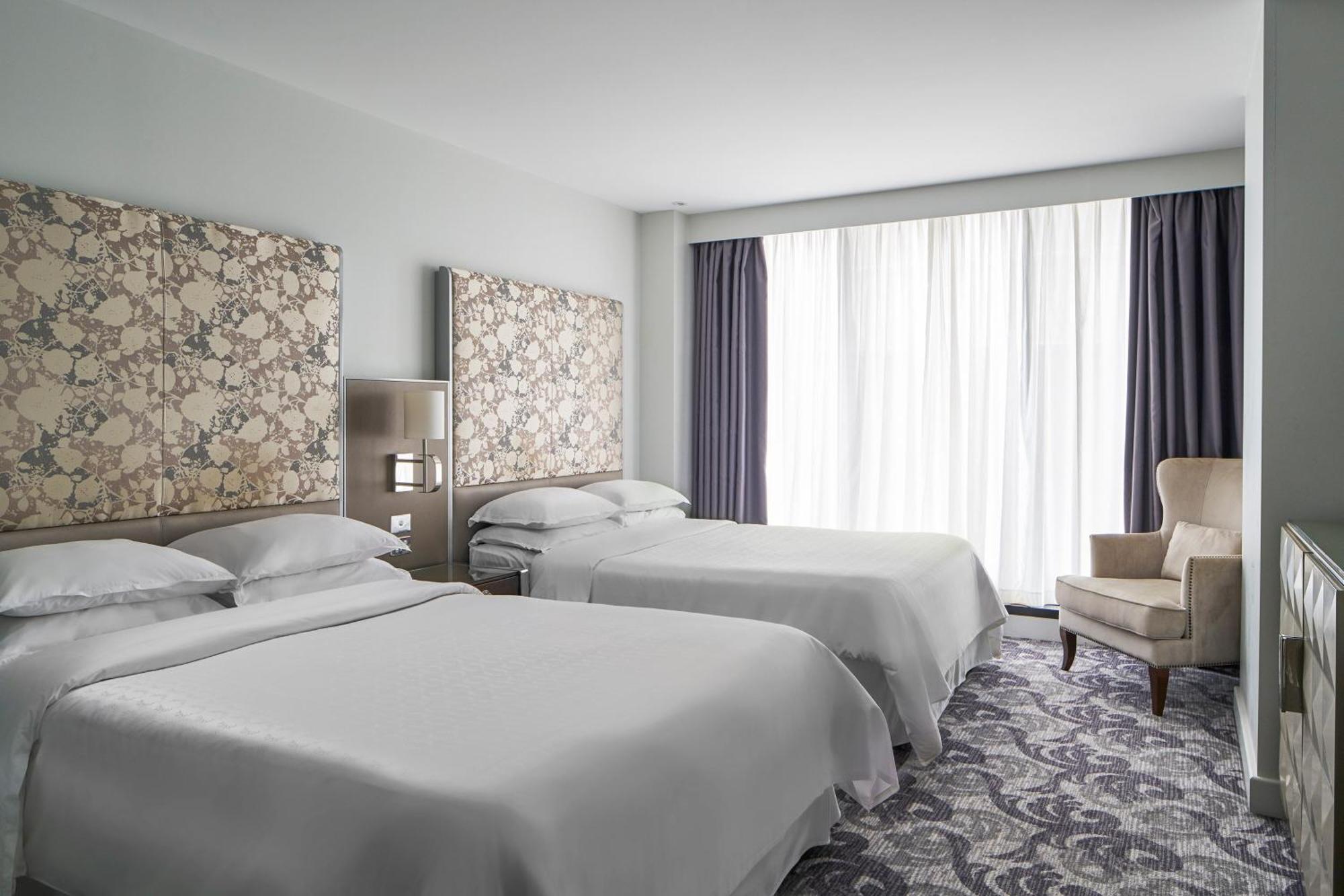 Sheraton Melbourne Hotel מראה חיצוני תמונה A guest room at the hotel